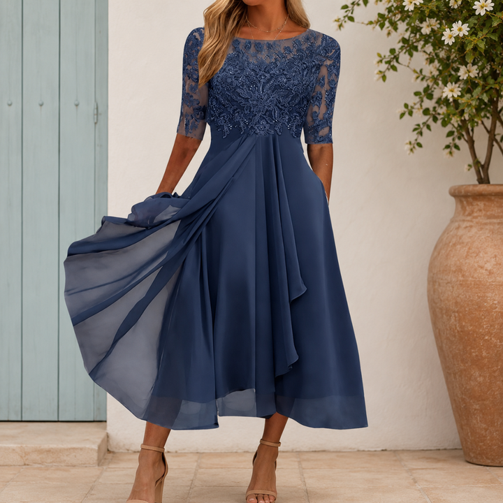 Zaria – The Flattering Lace Midi Dress